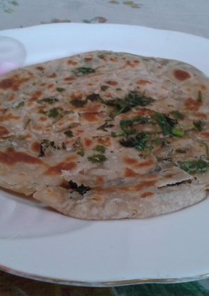 A picture of Paneer lachha paratha.