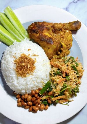 Foto resep Ayam Panggang Bumbu Rujak + Urap Sayur