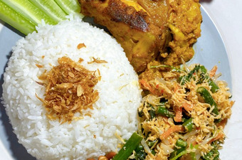 Anti Ribet, Membuat Ayam Panggang Bumbu Rujak + Urap Sayur Bahan Sederhana