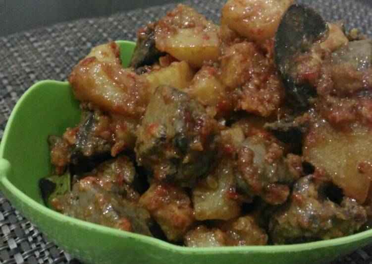 Sambel goreng kentang ati ayam