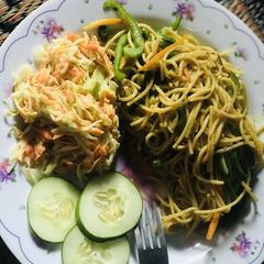 A picture of Stir fry spaghetti.