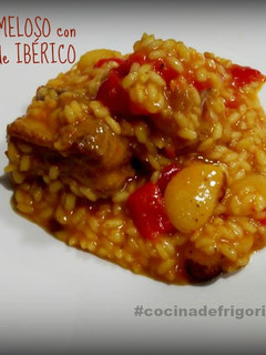 Una foto de Arroz meloso con costillas de ibérico