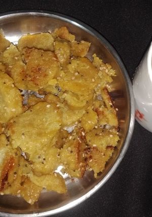 દુધી ના મુઠીયા (Dudhi Muthiya Recipe In Gujarati) રેસીપી મુખ્ય ફોટો