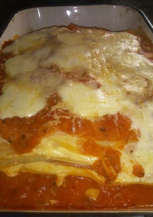 Una foto de Lasaña de pollo jamón y queso