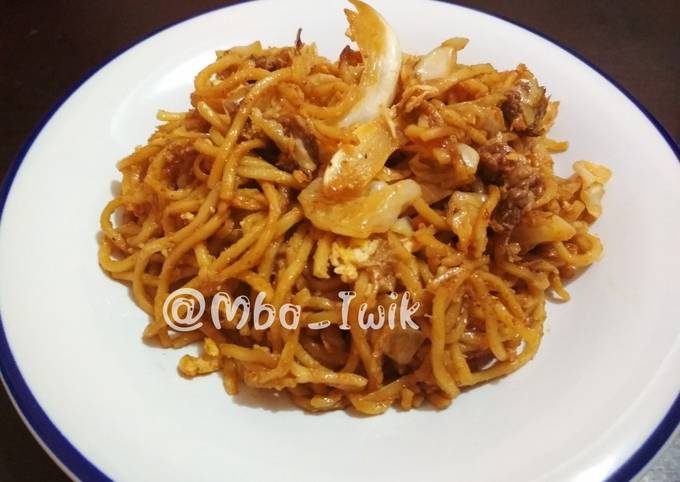 Mie goreng masak saus lada hitam