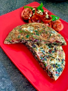 Una foto de Tortilla de hojas de remolacha
