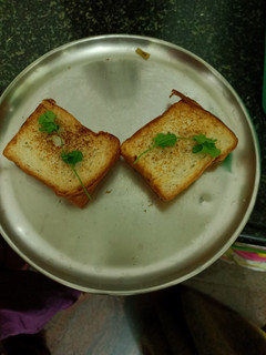 🥪🌮🥪காளான் பிரட் டோஸ்ட் 🥪🌮🥪(Kaalaan bread toast recipe in tamil) செய்முறை முக்கிய புகைப்படம்