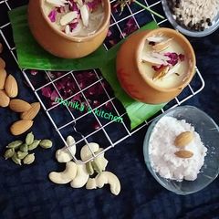 A picture of Thandai flavour matka kulfi.