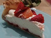 Una foto de postres con masa brisa