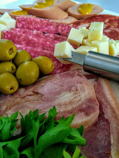 Una foto de FIAMBRES, con nuevos ingredientes!