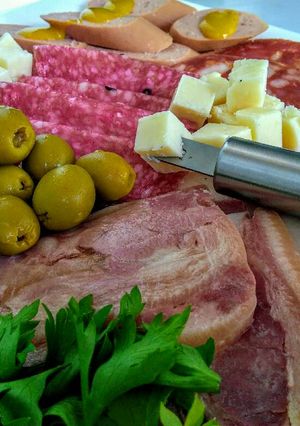 Una foto de FIAMBRES, con nuevos ingredientes!