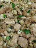 Hến và thịt xay xào mắm ruốc