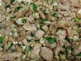 Hến và thịt xay xào mắm ruốc
