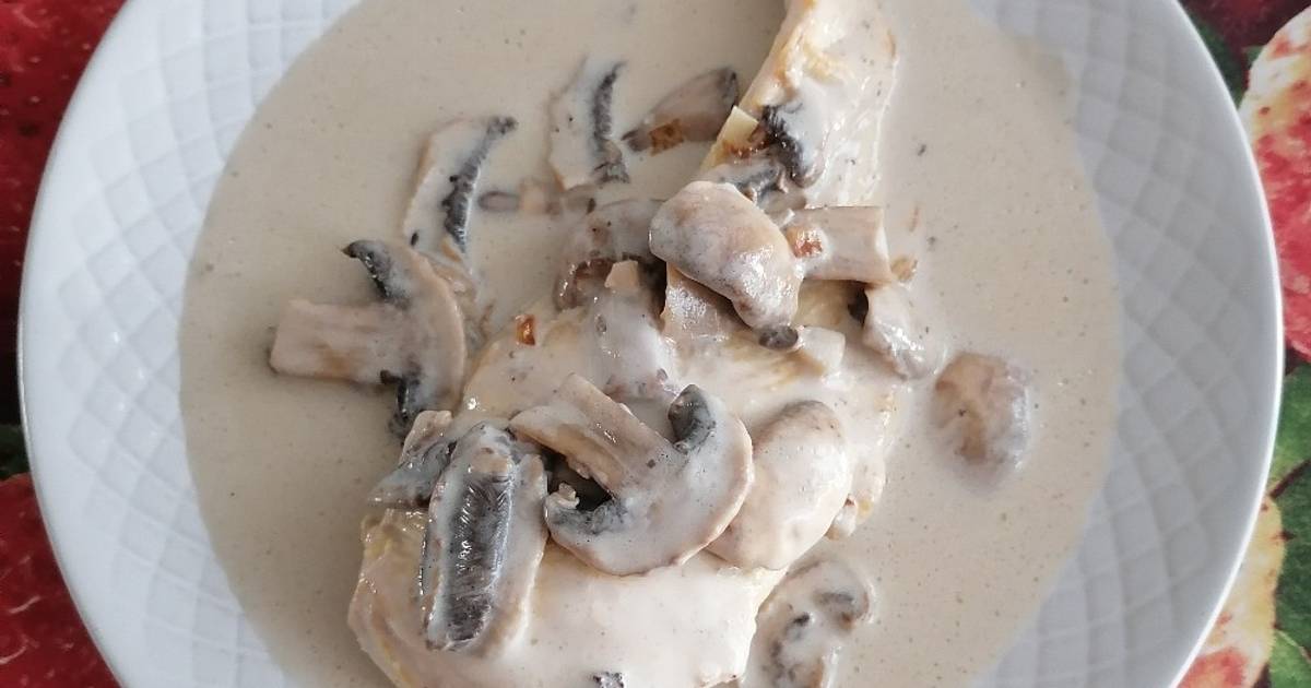 Pechuga de pollo en crema de champiñones? Receta de Regina Hernandez-  Cookpad