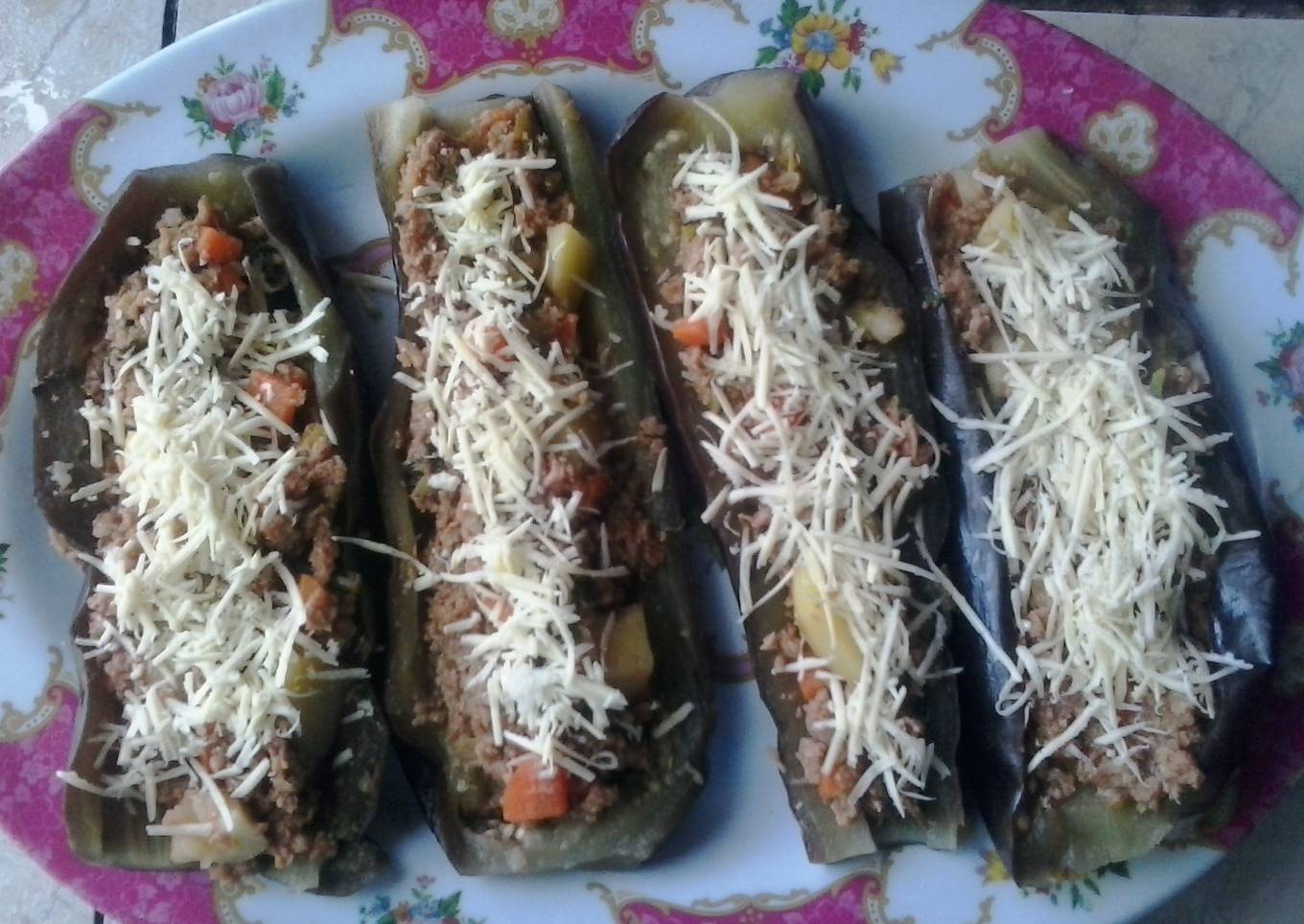 Berenjenas rellenas de carne molida