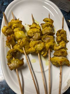 Una foto de Brochetas de pollo en freidora de aire