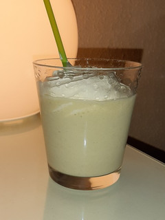 Una foto de Batido de plátano y aguacate
