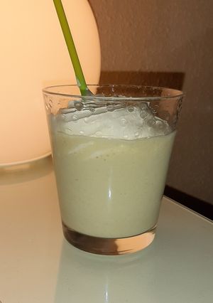 Foto principal de Batido de plátano y aguacate