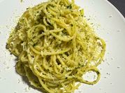 Una foto de spaghetti aglio e olio
