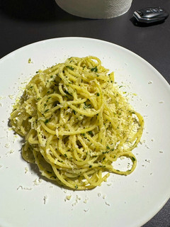 Una foto de Espaguetis aglio e olio