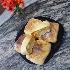 A picture of Stuffed bread.