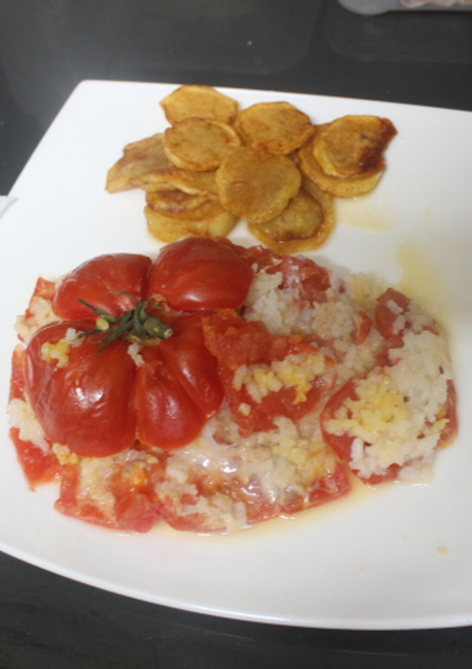 Una foto de Tomatazo relleno de arroz