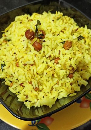 A picture of Raw mango rice.