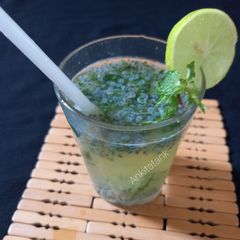 Lemon mint chia seeds chilled A picture of Lemon mint chia seeds chilled.