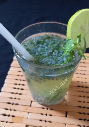 A picture of Lemon mint chia seeds chilled.