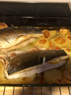 Una foto de Lubina al horno muy fácil