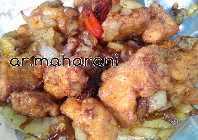 Bagaimana Menyiapkan Ayam Tepung Gongso Pedas yang Menggugah Selera