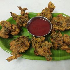 Crunchy Arbi patta pakoda Aloo patra pakoda A picture of Crunchy Arbi patta pakoda Aloo patra pakoda.