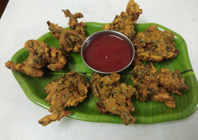 How to Make Homemade Crunchy Arbi patta pakoda Aloo patra pakoda