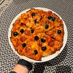 A picture of Personal Pan Pizza.