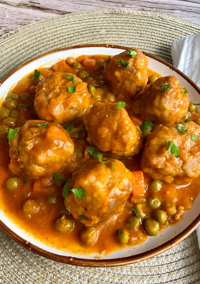 Una foto de Albóndigas a la jardinera