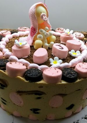 Una foto de Torta helada dulce de leche, oreo y malvaviscos para babyshower