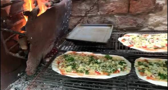Como hacer Pizzas A La Parrilla | Cocinar en casa
