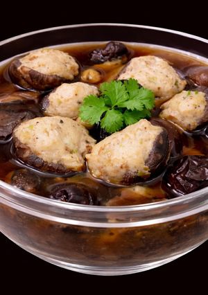 Hình của món SP.0237 - Canh Sâm Bổ Lượng & Nấm Đông Cô Nấu Thả.
