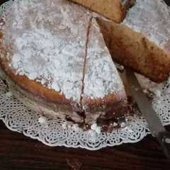 Una foto de Bizcochuelo de vainilla con dulce de membrillo😍🙈