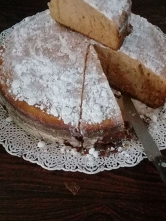 Una foto de Bizcochuelo de vainilla con dulce de membrillo😍🙈