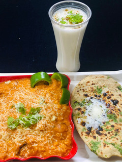 પનીર બટર મસાલા (paneer butter masala recipe in gujarati) રેસીપી મુખ્ય ફોટો