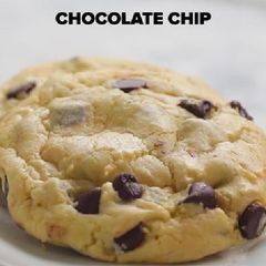 A picture of Chocolate chip cake mix cookies 😋😋.