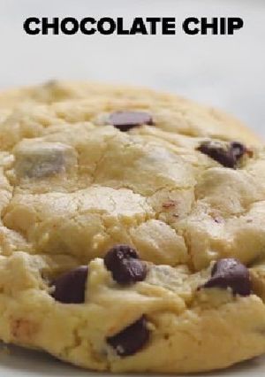 A picture of Chocolate chip cake mix cookies 😋😋.