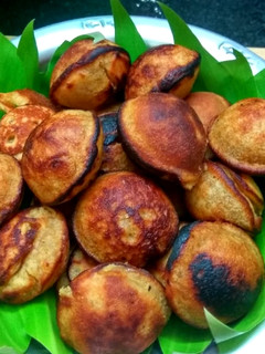 வாழைப்பழ இனிப்பு அப்பம் (Sweet Banana Appam recipe in tamil) செய்முறை முக்கிய புகைப்படம்