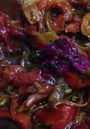 Foto resep Oseng" touge dan kulit buah naga 😊