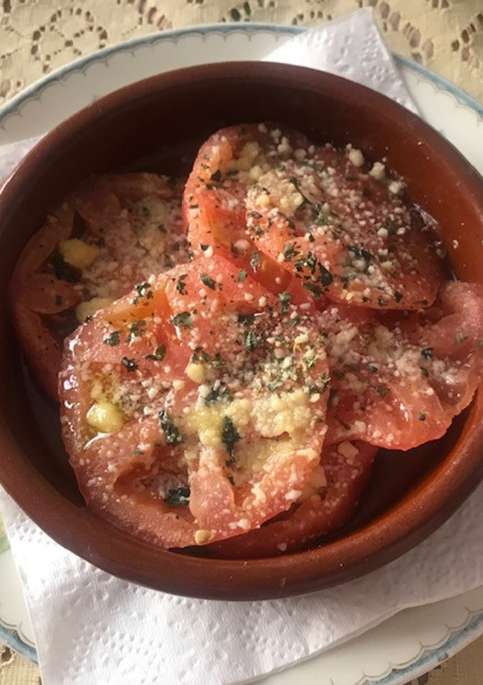 Una foto de Jitomates 🍅 al horno con parmesano