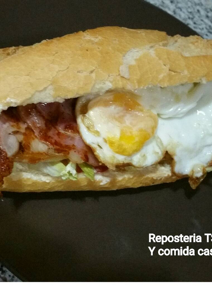 Una foto de Bocadillo de chivito