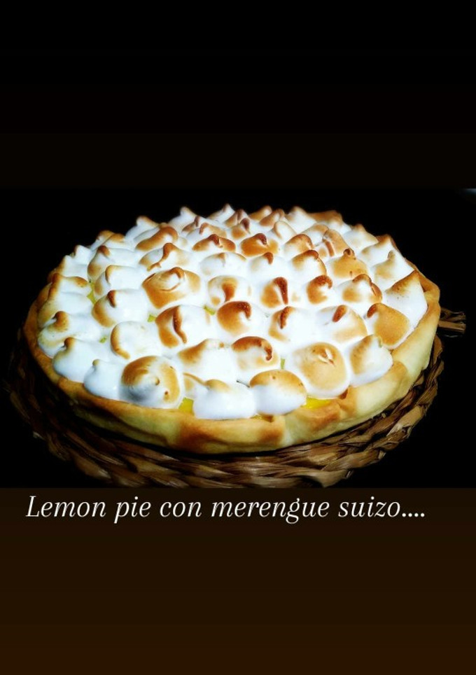 Una foto de Lemon pie con merengue suizo