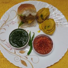 A picture of Vada Pav and Batata Vada.
