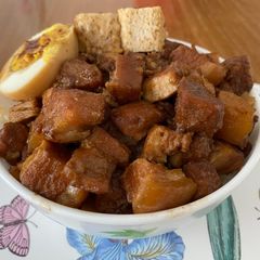 A picture of Taiwan Style Braised Pork with Rice 台式滷肉飯.